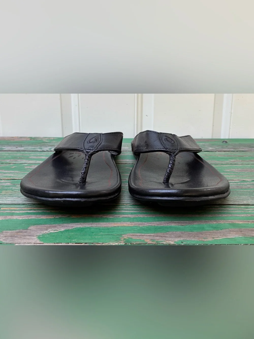 OluKai Kulia Leather Flip Flop Sandals Black Comfort Thong Sandals Mens Sz 9